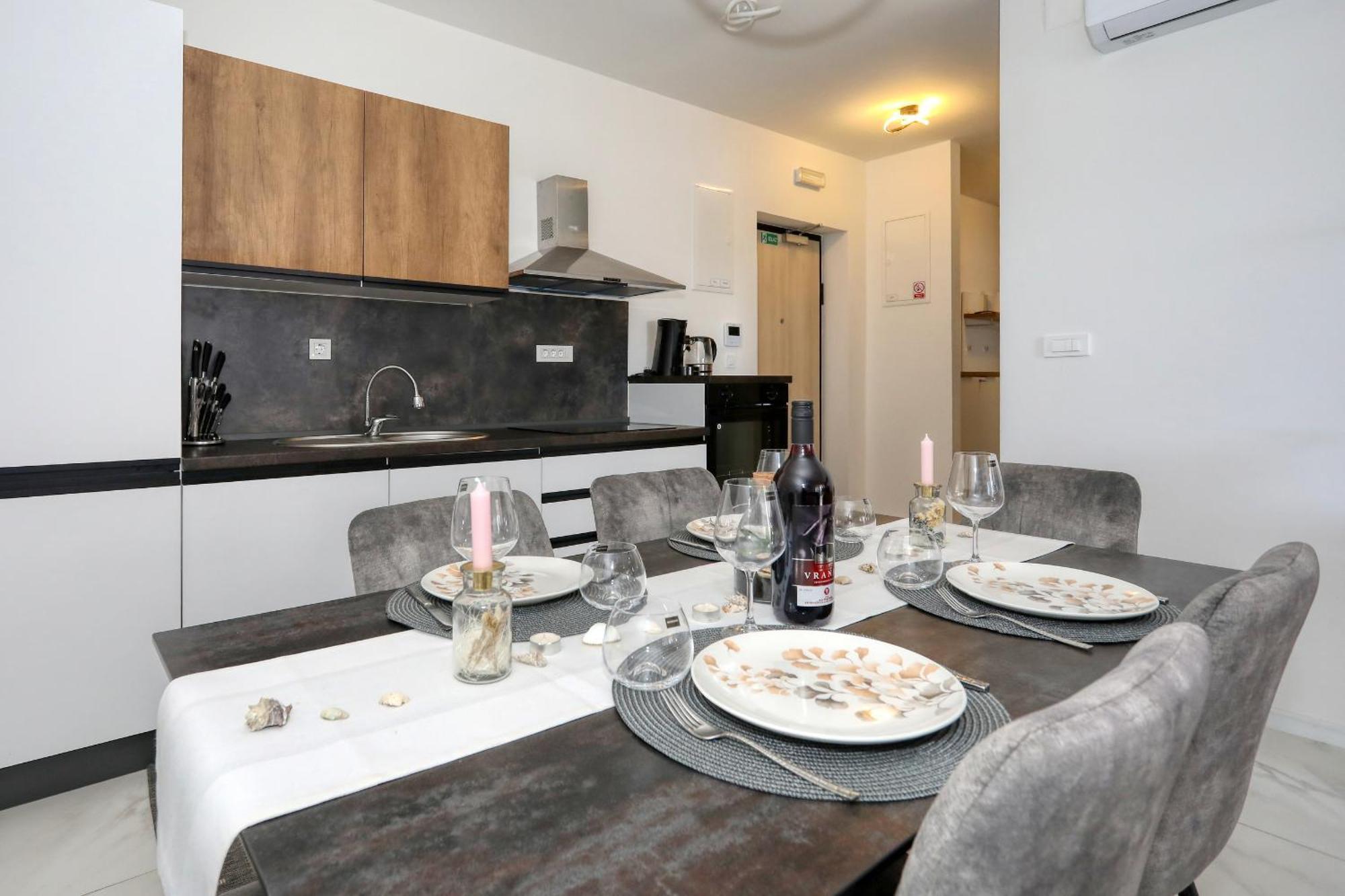 Apartment Relex With Pool & Jacuzzi Privlaka  Exterior photo