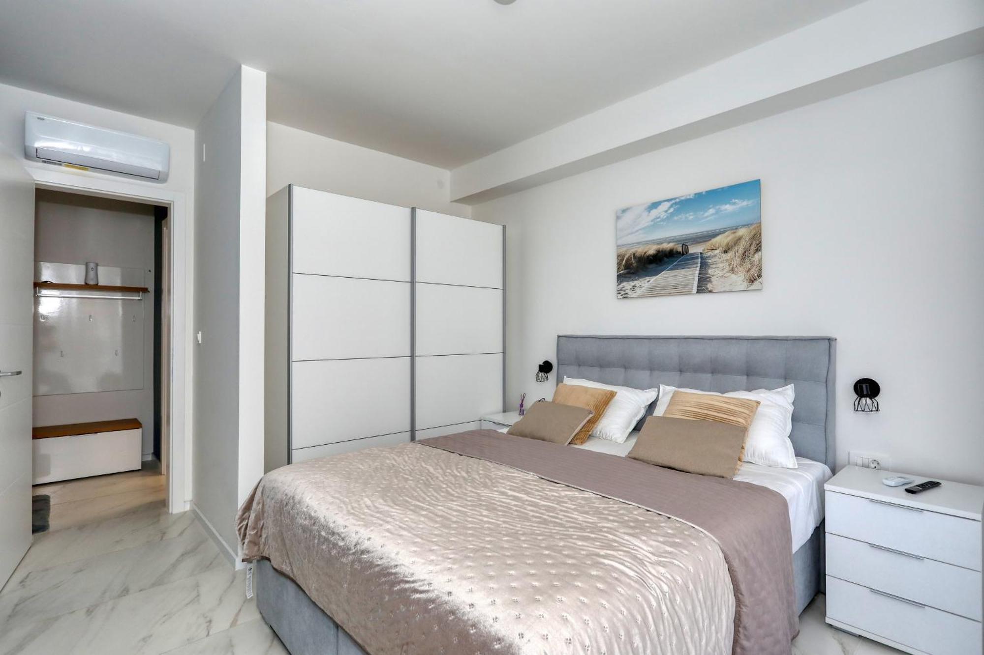 Apartment Relex With Pool & Jacuzzi Privlaka  Exterior photo