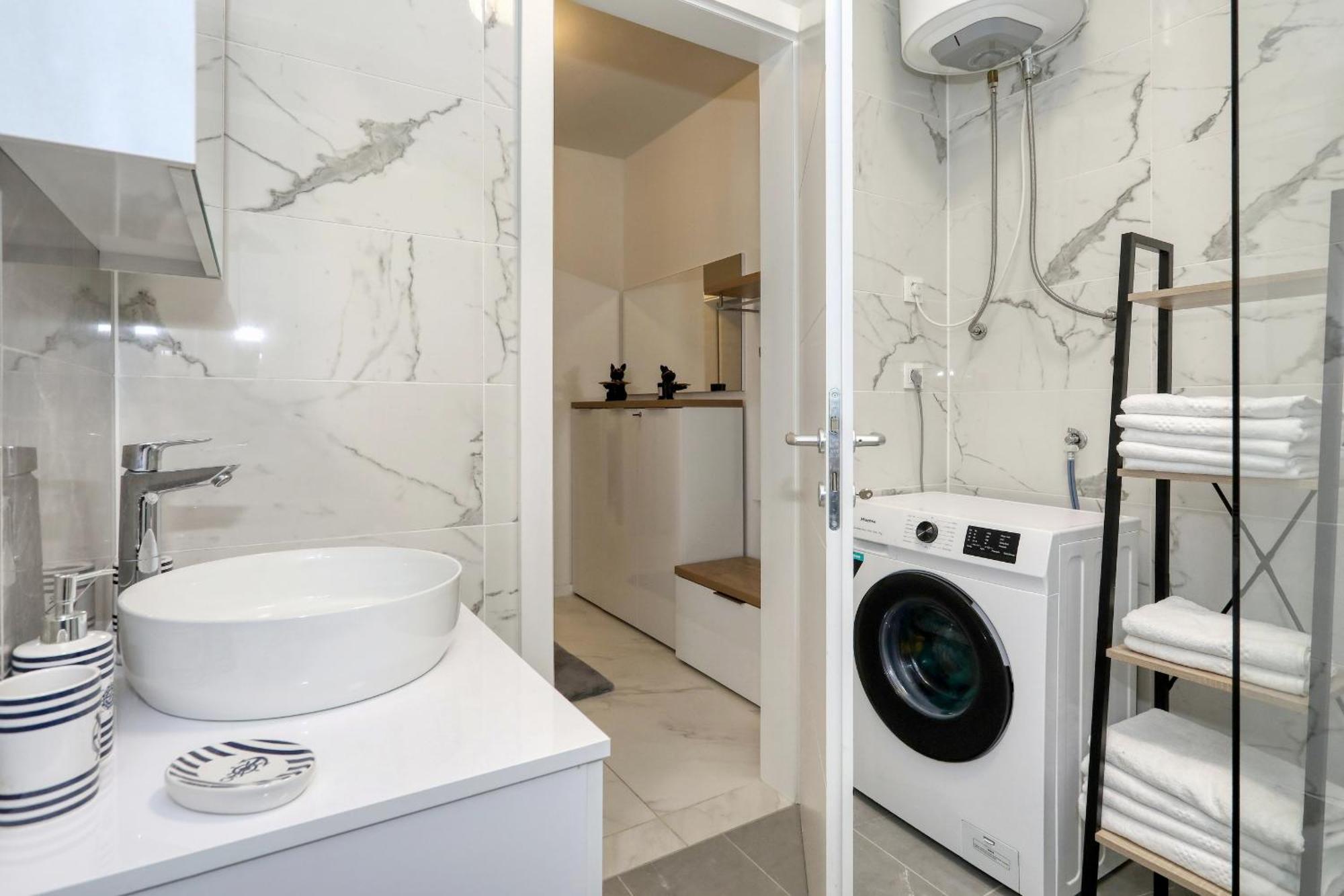 Apartment Relex With Pool & Jacuzzi Privlaka  Exterior photo