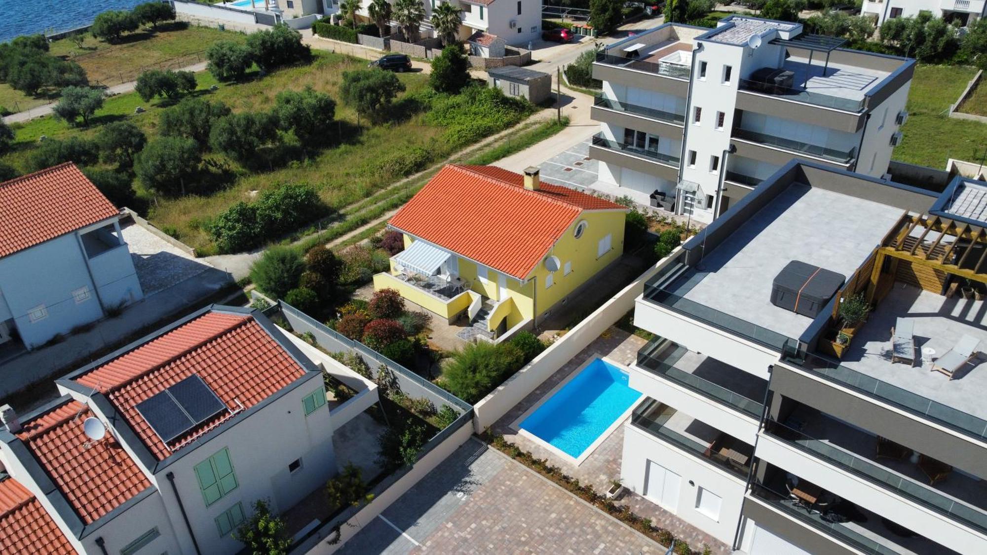Apartment Relex With Pool & Jacuzzi Privlaka  Exterior photo